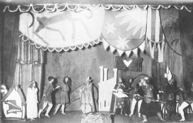 Image - Molodyi Teatr: performance of F. Grillparzers Weh dem, der lugt! (1918).