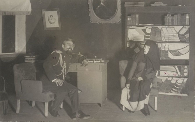 Image - S. Semdor and P. Samiilenko in the Molodyi Teatr production of Volodymyr Vynnychenko, Sin (1919). 