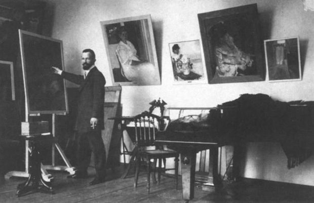 Image - Oleksander Murashko in his studio.