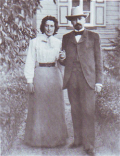 Image - Mykhailo Kotsiubynsky with his wife.