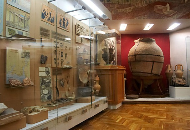 Image -- The interior of the National Museum of the History of Ukraine in Kyiv.