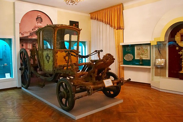Image -- The interior of the National Museum of the History of Ukraine in Kyiv.