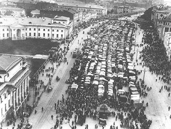 Image -- A nepmen market (1920s).