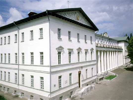 Image -- Former Nizhen lyceum building (1805-20); today: Nizhen Pedagogical University.