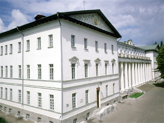 Image -- Former Nizhyn lyceum building (1805-20); today: Nizhyn Pedagogical University.