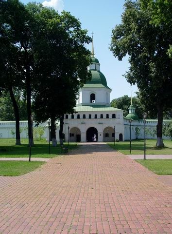 Image - The gate bell tower (1820) of the Transfiguration Monastery in Novhorod-Siverskyi.