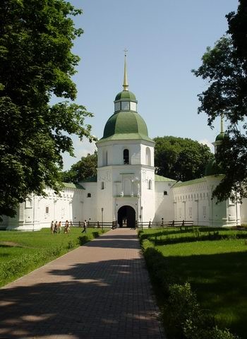 Image -- The gate bell tower (1820) of the Transfiguration Monastery in Novhorod-Siverskyi.