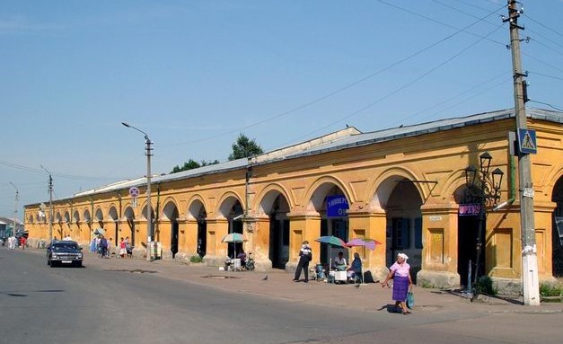 Image -- The Novhorod-Siverskyi trading mall (early 19th century).