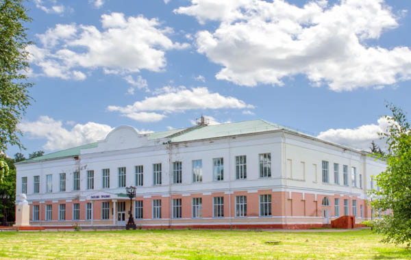 Image -- The Novhorod-Siverskyi Gymnasium (current view).