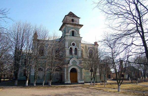 Image - Novomyrhorod: the Zlatopil gymnasium building.