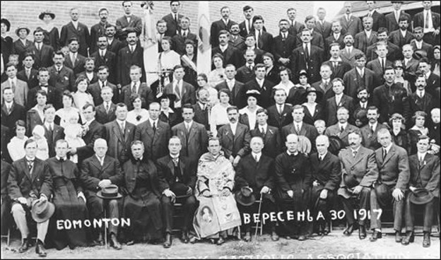 Image - Bishop Nykyta Budka among Ukrainian Catholics in Edmonton in 1917.