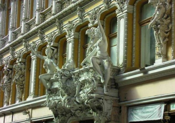 Image - Architectural ornaments on a building in Odesa.
