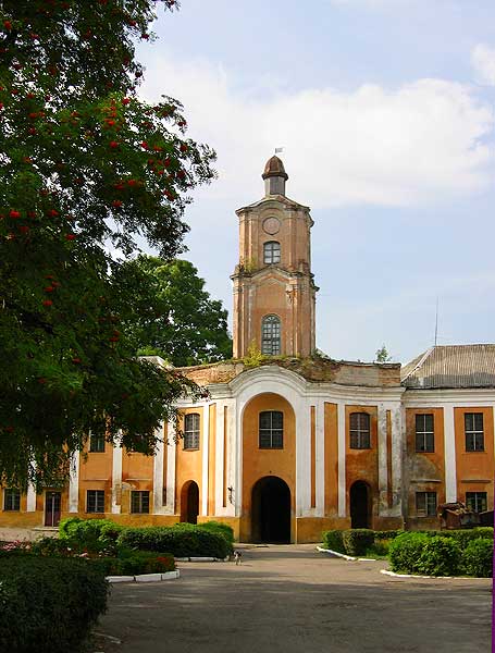 Image -- The Olyka castle: main gate.