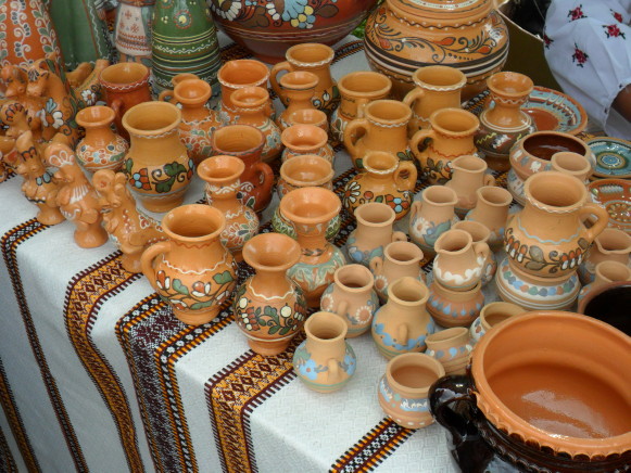 Image -- Ceramics produced in Opishnia, Poltava oblast,