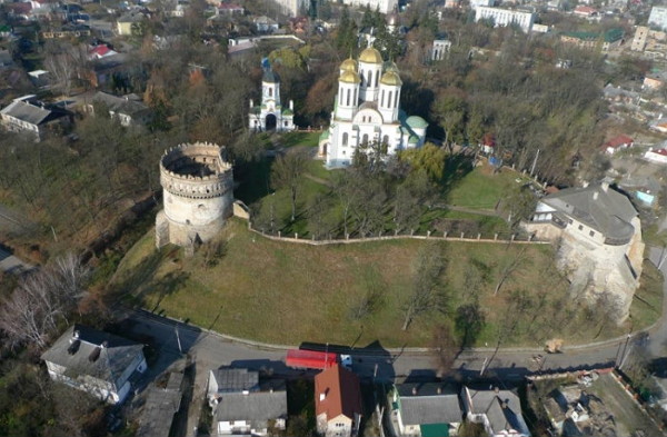Image - Ostrih castle (aerial view).
