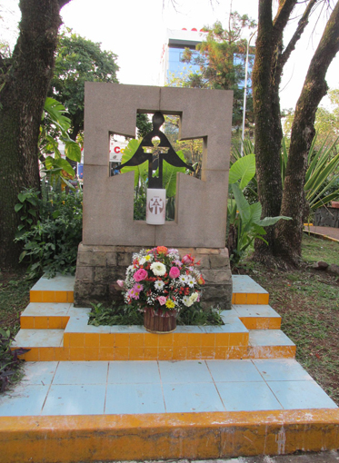 Image - Memorial to the victims of the Holodomor in Encarnacion, Paraguay.