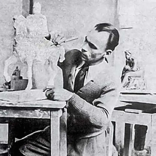 Image - Antin Pavlos at work
