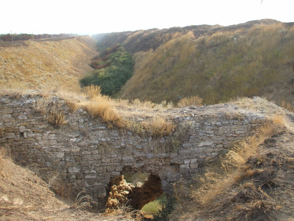 Image -- Perekop: fortification ruins,