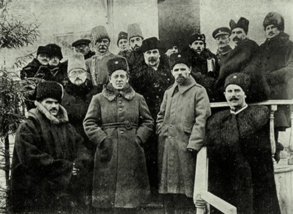 Image - Symon Petliura, Mykhailo Omelianovych-Pavlenko, and other Ukrainian leaders (late 1920).