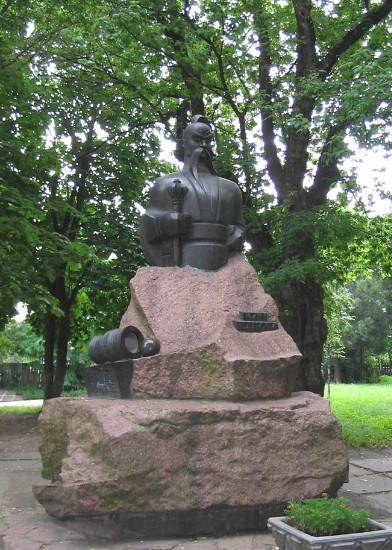 Image -- A monument of Ivan Pidkova in Cherkasy.