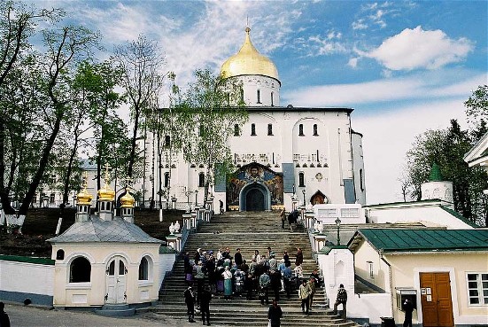 Image -- The Trinity Church (1910-13) of the Pochaiv Monastery.