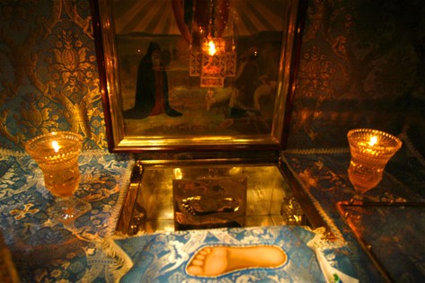 Image -- A 'footprint' of the Mother of God at the Dormition Cathedral (Pochaiv Monastery),
