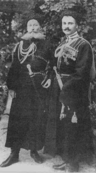 Image - Ivan Poltavets-Ostrianycia (right) as acting otaman of the Free Cossacks. 