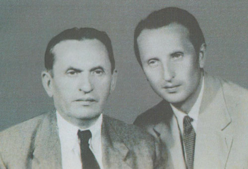 Image - Dmytro Popovych with his son Mykola.
