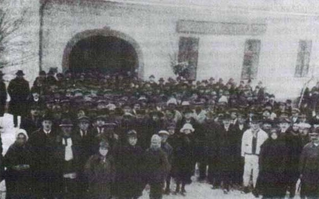 Image - Participants of the founding meeting of the Prosvita society in Uzhhorod (9 May 1920).