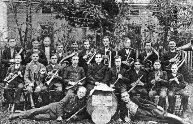 Image -- The Prosvita marching band in the village of Ilavche (1890s).