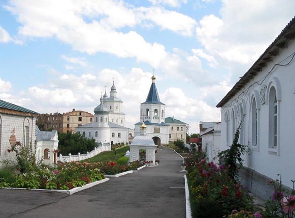Image - Putyvl: A view of the Movchanskyi (Molchany) Monastery.