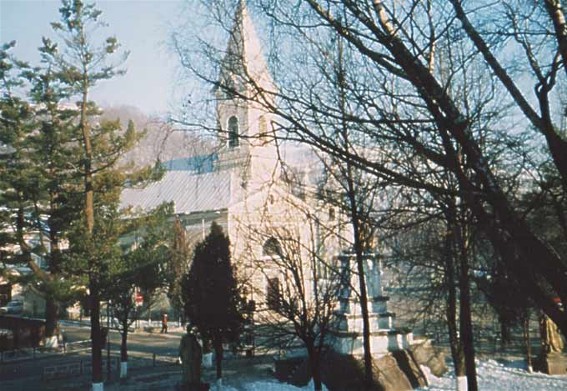 Image - A Roman Catholic Church in Rakhiv.