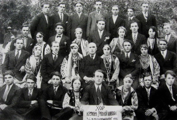 Image - Ridna shkola society choir in Mykulyntsi, Galicia.