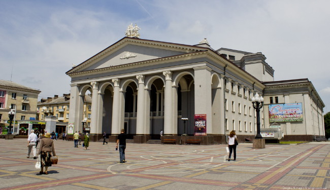 Image -- Rivne: Ukrainian Music and Drama Theater.