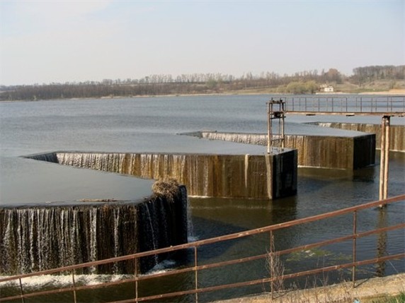 Image - A dam on the the Rostavytsia River.