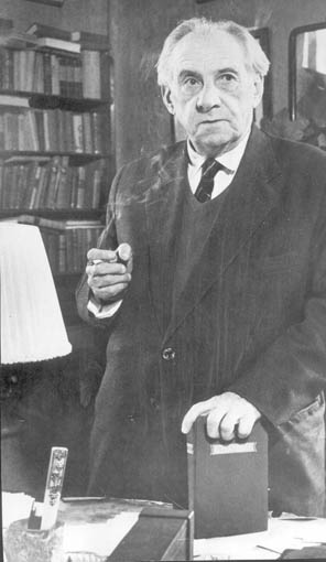 Троянди й виноград Максим Рильський максим рильський троянди й виноград книга