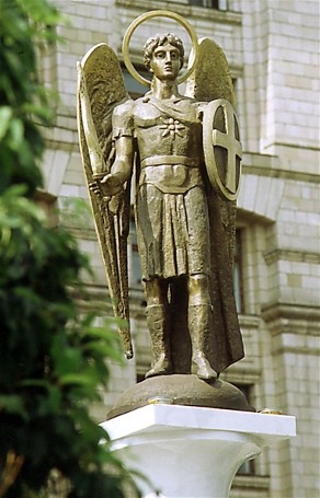 Image - Monument of Saint Michael the Archangel, patron of Kyiv. 