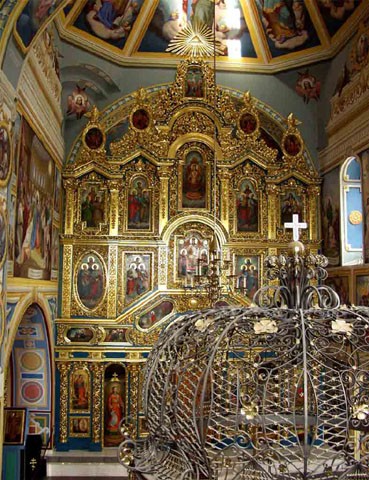Image -- Saint Michael's Church in Kyiv: iconostasis and reliquiary of Saint Barbara.