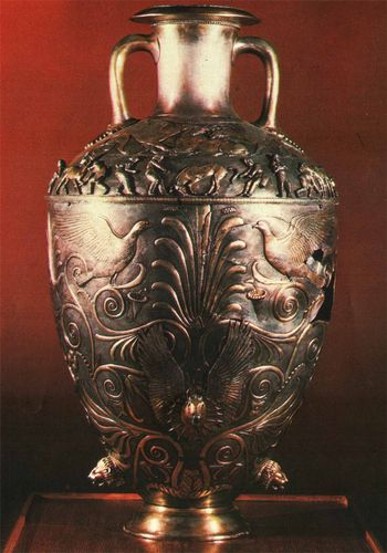 Image - A Scythian silver amphora from the Chortomlyk kurhan.