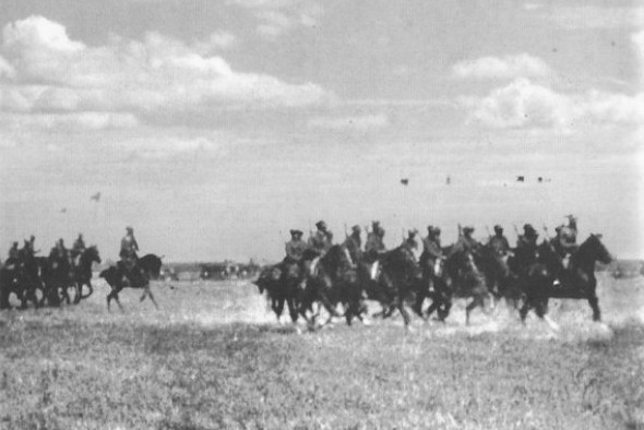 Image -- Cavalrymen of the Separate Cavalry Division of the Army of the UNR (November 1920).