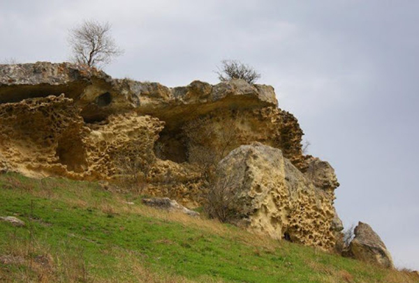 Image -- The Shaitan-Koba caves, Crimea.