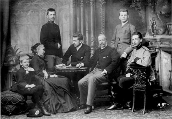 Image -- The Sheptytsky family (1880s photo).