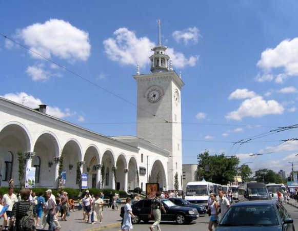 Image - Simferopol railway station.