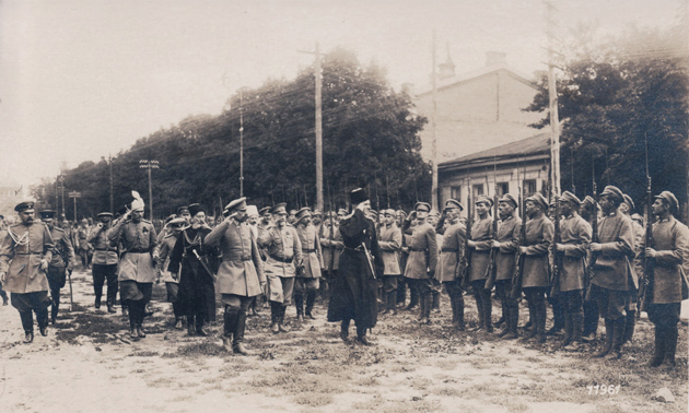 Image - Pavlo Skoropadsky with the Graycoats troops (1918). 