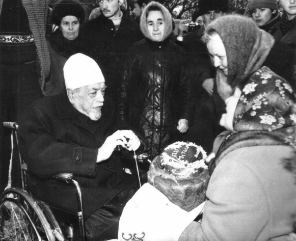 Image - Patriarch Mstyslav (Skrypnyk) in Ukraine (1990s).