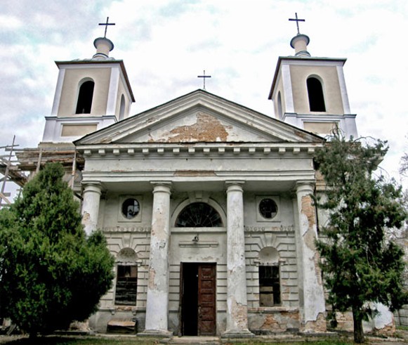 Image -- The Assumption Roman Catholic Church (1818) in Smila.