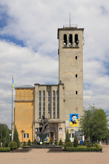 Image - Sokal: Roman Catholic church (17th century).