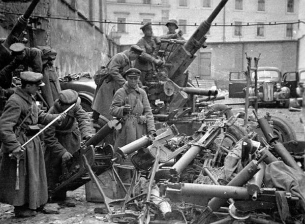 Image - Soviet Army soldiers (1944).