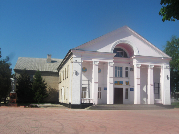 Image -- Starobilsk, Luhansk oblast: the Taras Shevchenko Cultural Center.