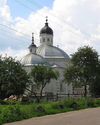 Image -- Starodub: Cathedral of the Nativity of Christ (built in 1617, burned down in 1677, and renovated at the end of the 17th century).